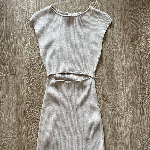 Aritzia Dresses & Skirts - Aritzia ribbed cutout dress in tan oatmeal xs